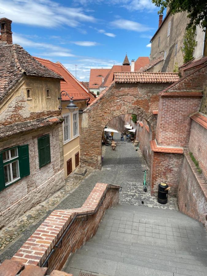 Charming Apartament Sibiu Exterior photo